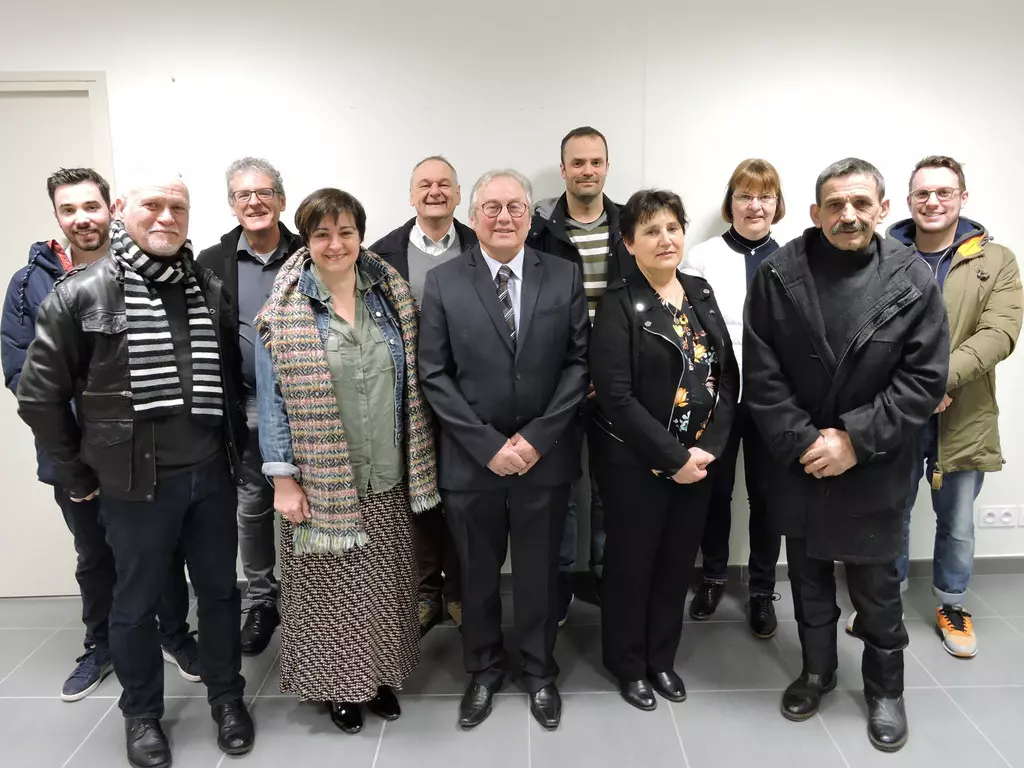 L'&eacute;quipe du conseil municipal de la commune de Saint-Pierre-Roche. Election municipale de 2020. Maire : Jo&euml;l FLANDIN, Prades  Adoints au Maire :  Bernard POUX, Le Moulin de Massagettes Philippe BOUCHAT, La Vialette Marie-Christine DUGAT, Massagettes Conseillers Municipaux :  Clotilde MIGNOT, La Vialette Alban BEAUGENDRE, Prades Michel MASSARD, Le L&eacute;ry Hippolyte VILLENEUVE, Ardeyrolles Muriel CRISPET, Massages C&eacute;dric RETORD, Massagettes Maxime FLANDIN, Prades
